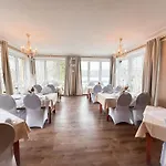 Strandhotel Vier Jahreszeiten 3*