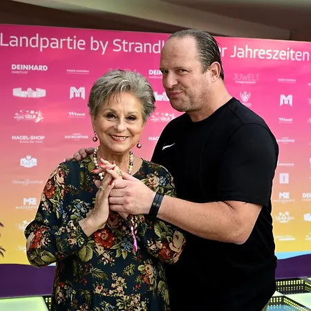 Strandhotel Vier Jahreszeiten Hotel