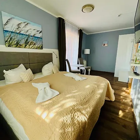 Strandhotel Vier Jahreszeiten Hotel