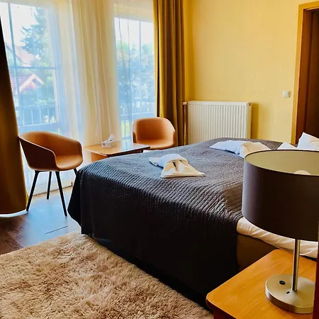 Hotel Strandhotel Vier Jahreszeiten 3*