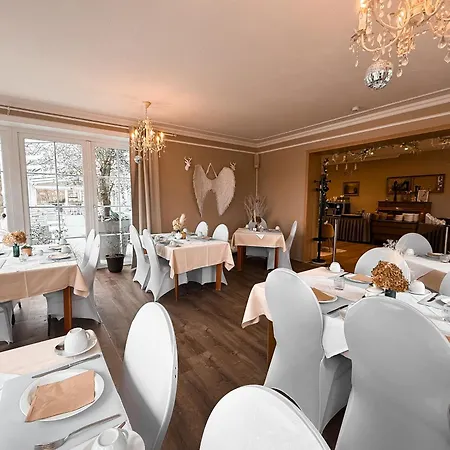 Strandhotel Vier Jahreszeiten Hotel 3*