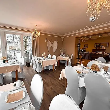 Strandhotel Vier Jahreszeiten Hotel 3*