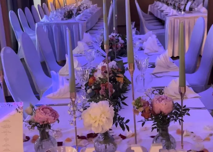 Hotel Strandhotel Vier Jahreszeiten 3*