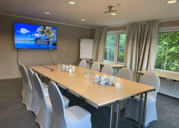 Hotel Strandhotel Vier Jahreszeiten 3*