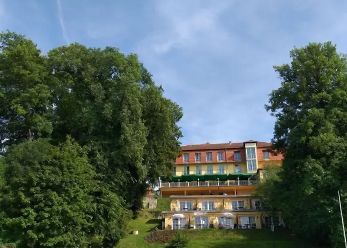 Strandhotel Vier Jahreszeiten Hotel